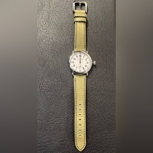 36 mm Shinola Runwell on light green band